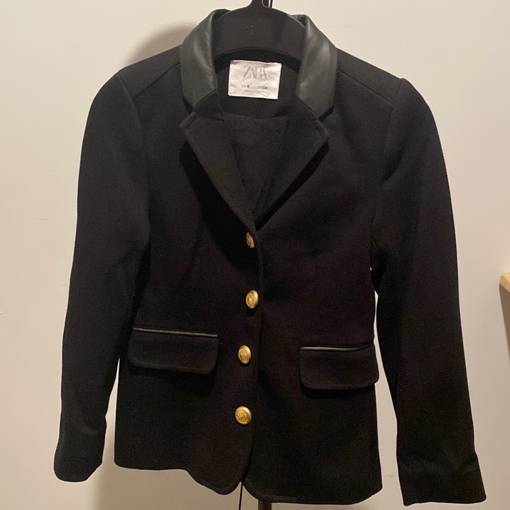 Zara Blazer with Faux Leather Collar & Trim Size 9 only worn in a pic. Like New